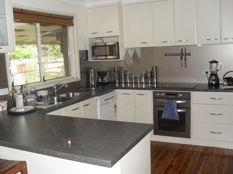 15 Ries Crescent, Mount Austin NSW 2650