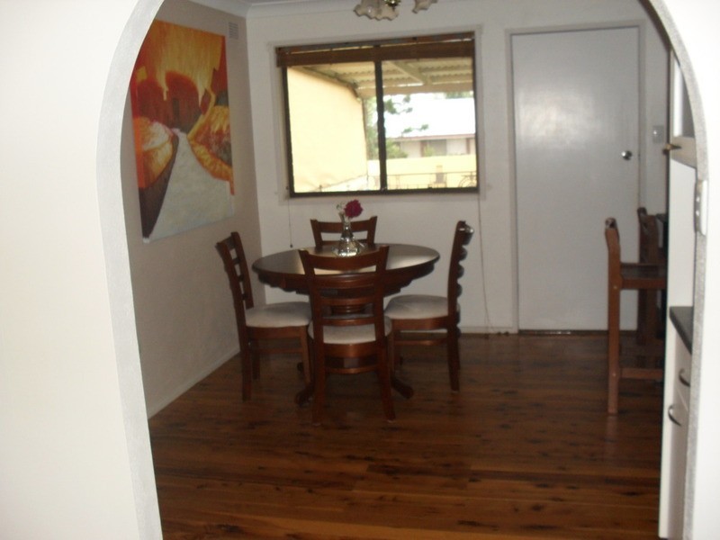 15 Ries Crescent, Mount Austin NSW 2650