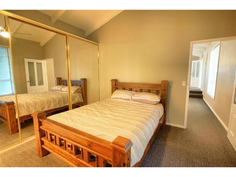 4 Grevillea Crescent, Lake Albert NSW 2650