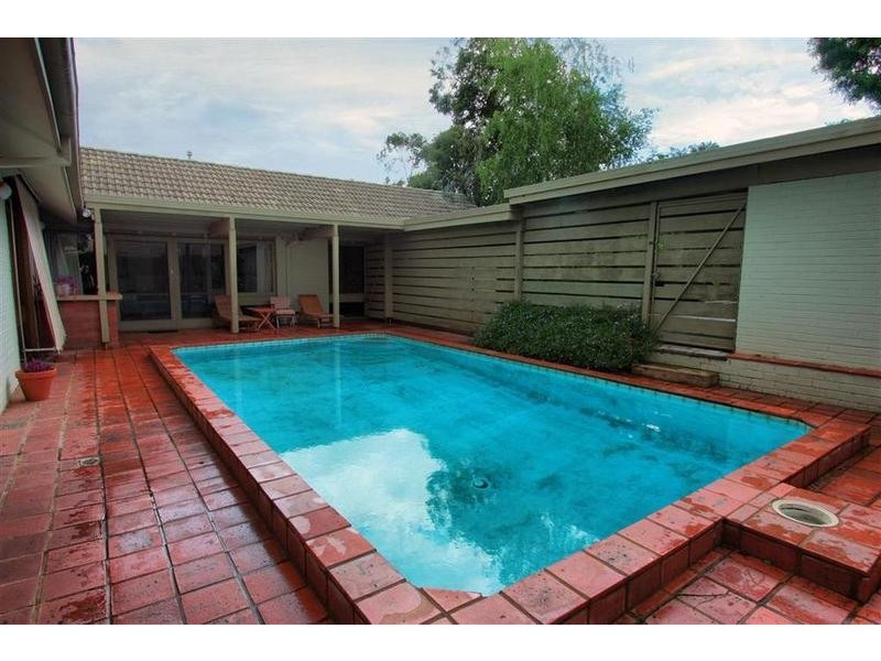 23 Dalkeith Avenue, Lake Albert NSW 2650