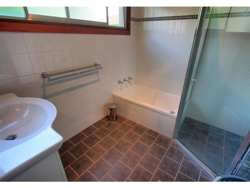 23 Dalkeith Avenue, Lake Albert NSW 2650