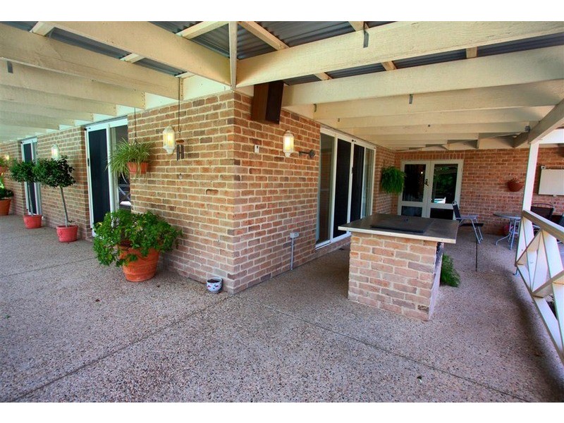 15 Sycamore Road, Lake Albert NSW 2650