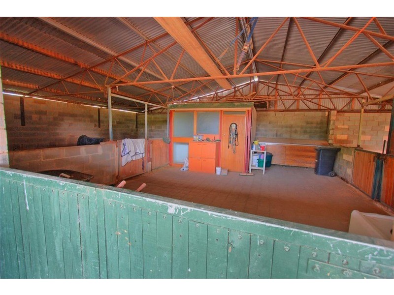 15 Sycamore Road, Lake Albert NSW 2650