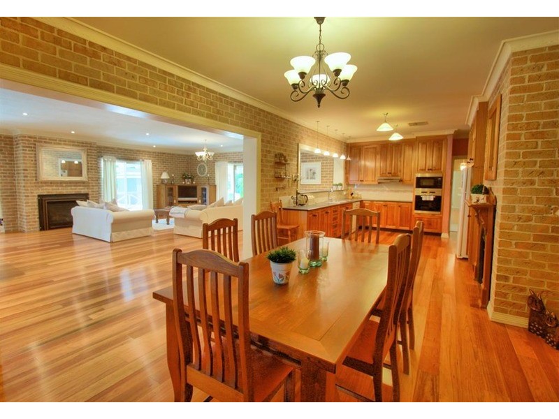 15 Sycamore Road, Lake Albert NSW 2650