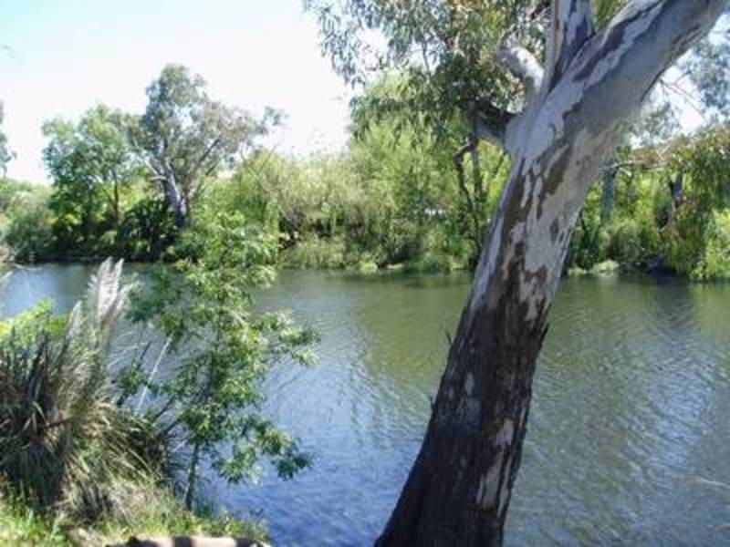 34 The Esplanade, Wagga Wagga NSW 2650