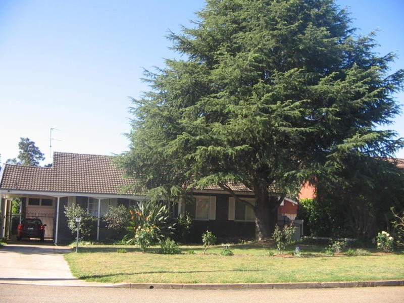 5 Moran Street, Tolland NSW 2650