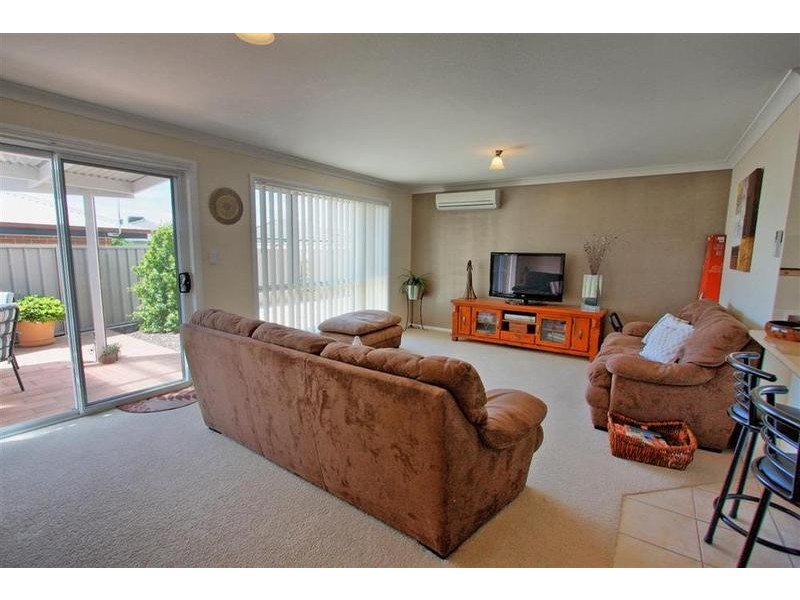 65 Grinton Avenue, Wagga Wagga NSW 2650