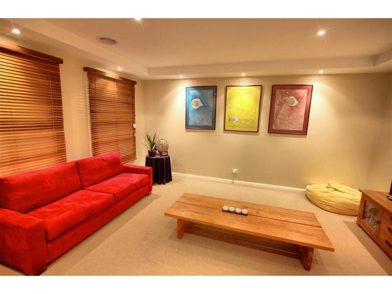 2 Monaro Court, Tatton NSW 2650