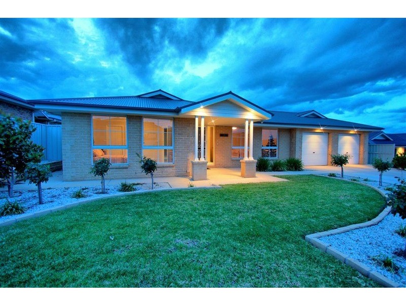 10 Brownlow Drive, Wagga Wagga NSW 2650