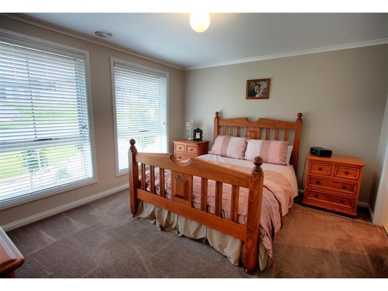 10 Brownlow Drive, Wagga Wagga NSW 2650