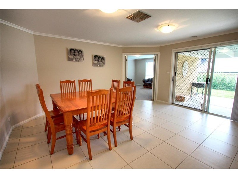 10 Brownlow Drive, Wagga Wagga NSW 2650
