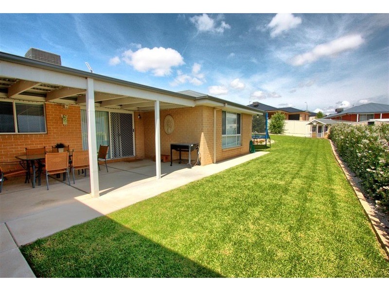 10 Brownlow Drive, Wagga Wagga NSW 2650