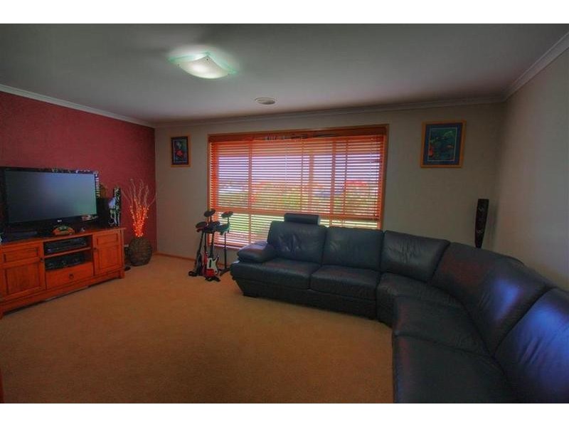 6 Mirbelia Drive, Springvale NSW 2650
