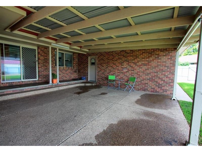 4 Tareena Place, Glenfield Park NSW 2650
