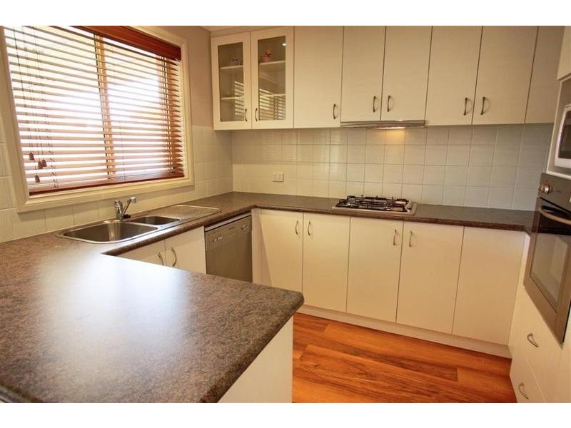 118 Yentoo Drive, Glenfield Park NSW 2650