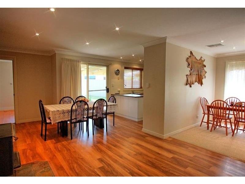 118 Yentoo Drive, Glenfield Park NSW 2650