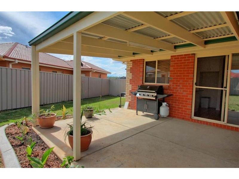 118 Yentoo Drive, Glenfield Park NSW 2650