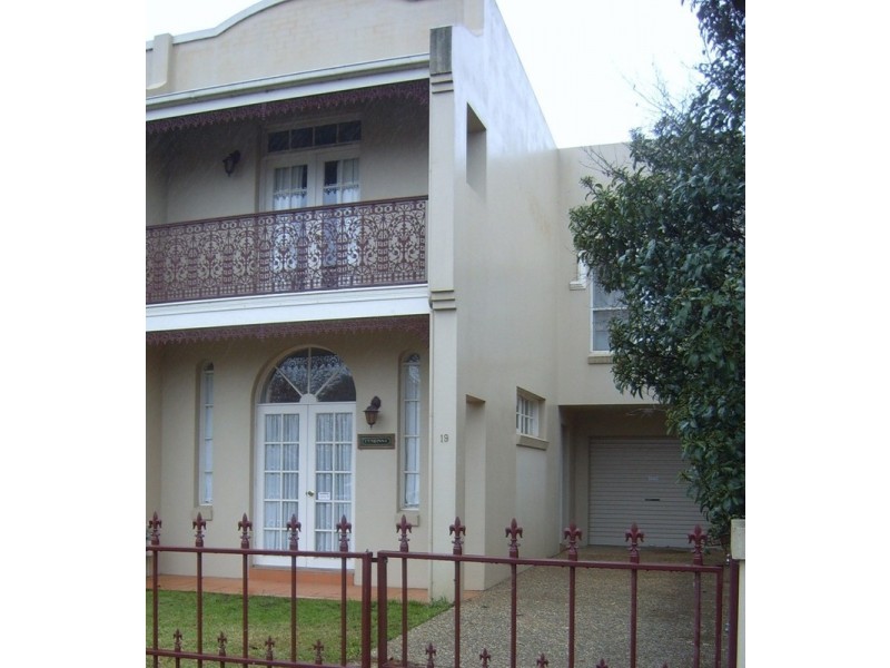 19 Crampton Street, Wagga Wagga NSW 2650