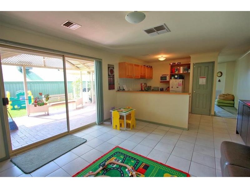 37 Faye Avenue, Kooringal NSW 2650