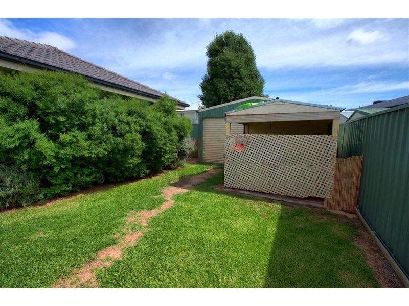37 Faye Avenue, Kooringal NSW 2650