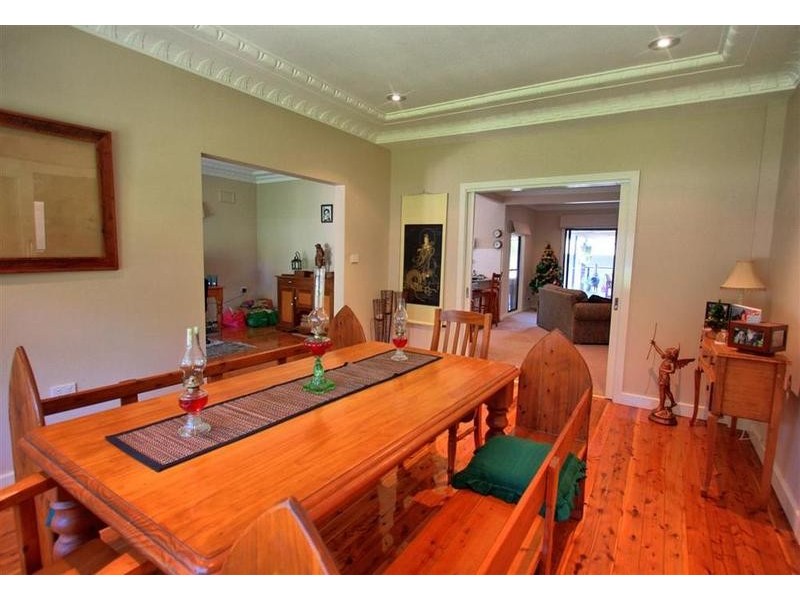 4 Urana Street, Turvey Park NSW 2650