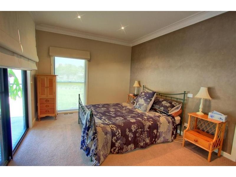 4 Urana Street, Turvey Park NSW 2650