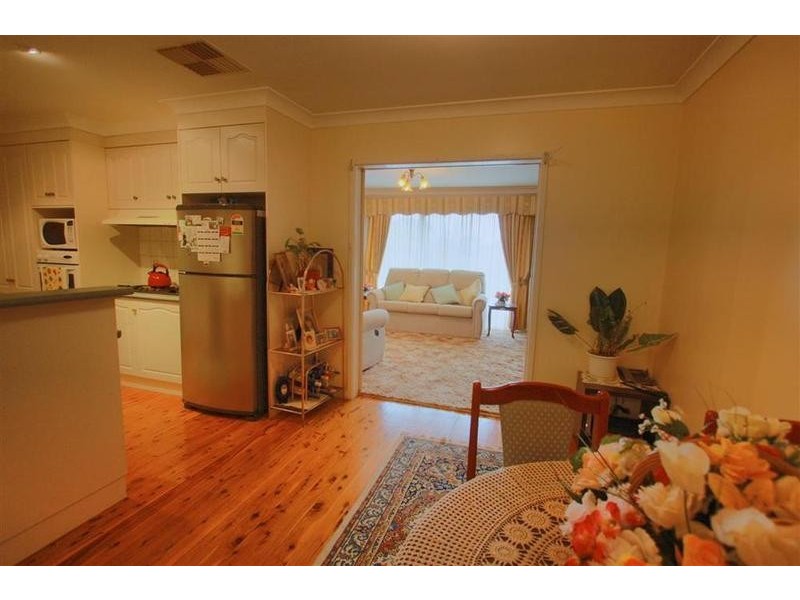 52 White Avenue, Kooringal NSW 2650