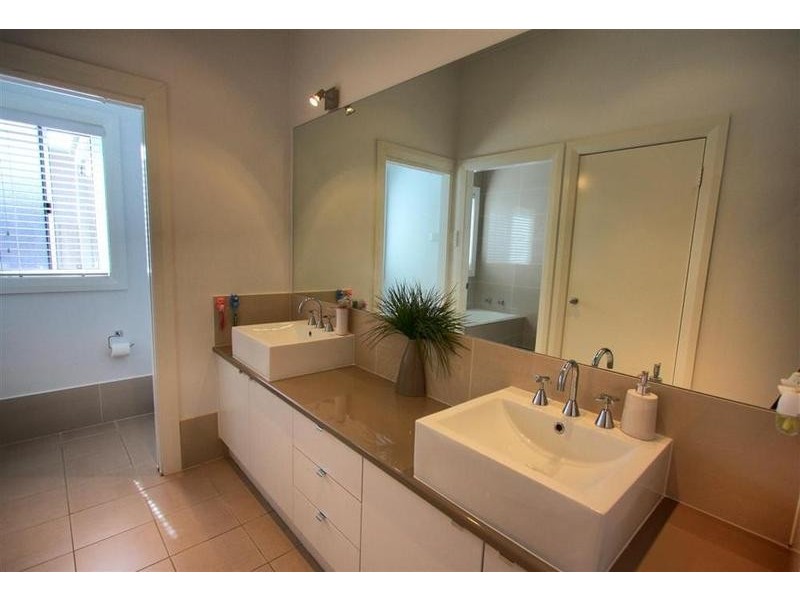 10 Gormly Avenue, Wagga Wagga NSW 2650