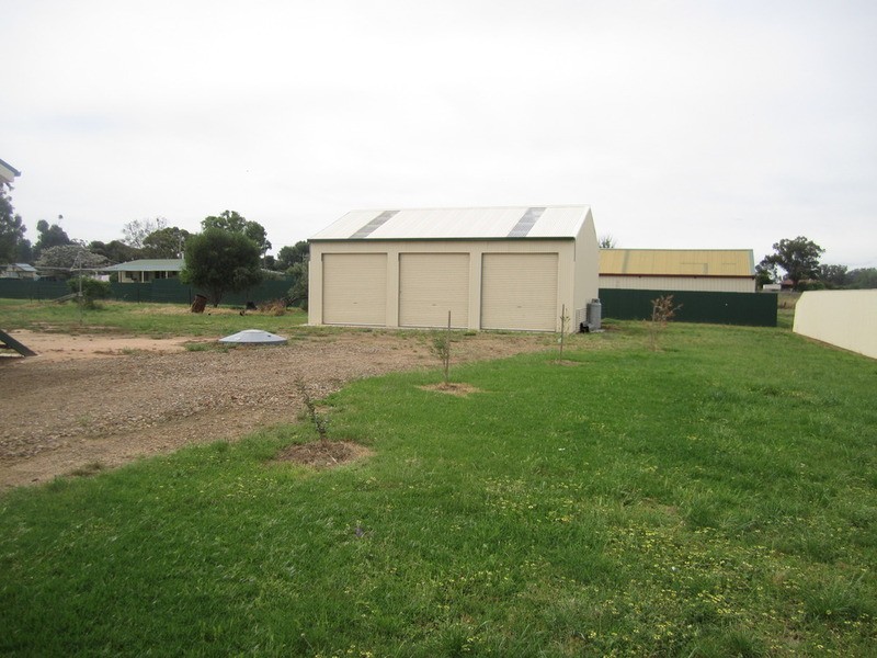 8 Bull Street, Currawarna NSW 2650