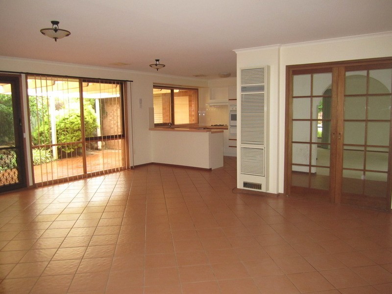 10 Spokes Street, Kooringal NSW 2650