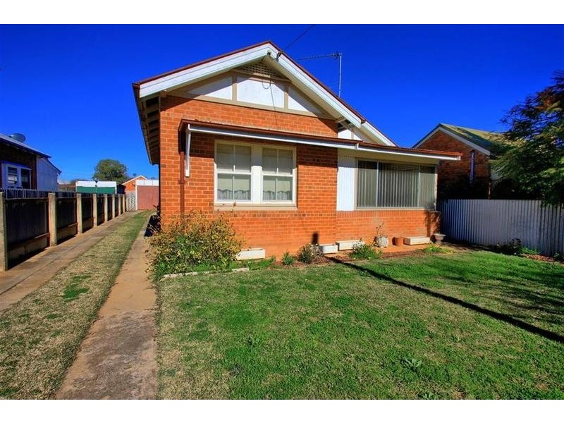 16 Darlow Street, Wagga Wagga NSW 2650