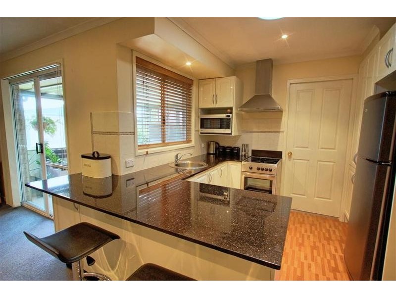 40 Naretha Street, Glenfield Park NSW 2650