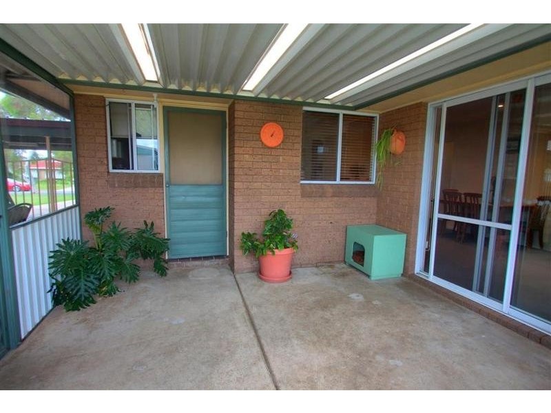 40 Naretha Street, Glenfield Park NSW 2650