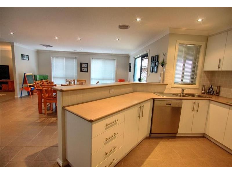 47 Barrima Drive, Glenfield Park NSW 2650