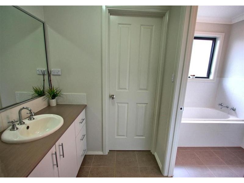 47 Barrima Drive, Glenfield Park NSW 2650