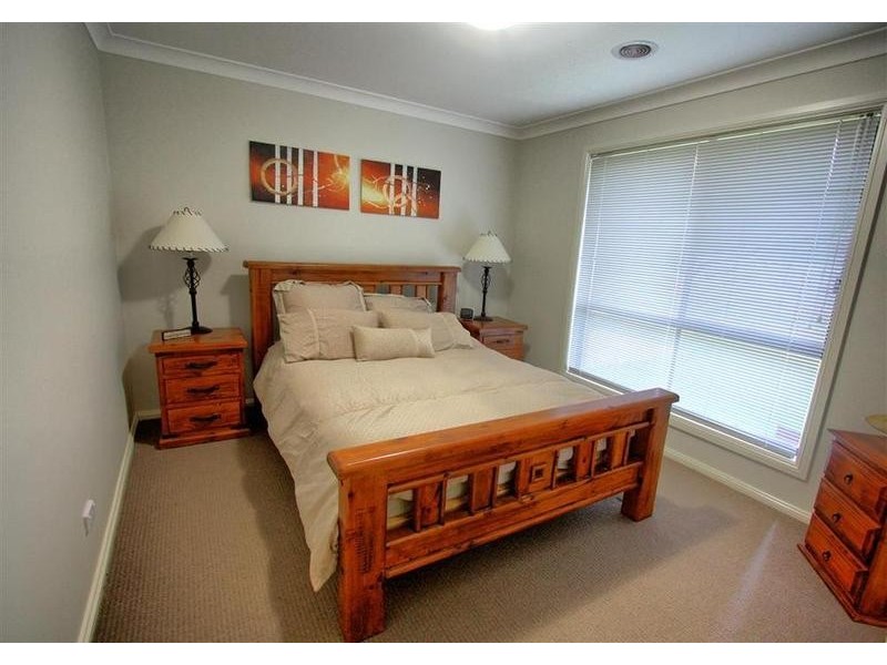 47 Barrima Drive, Glenfield Park NSW 2650