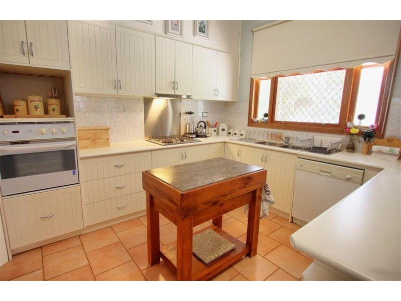 32 Kildare Avenue, Wagga Wagga NSW 2650