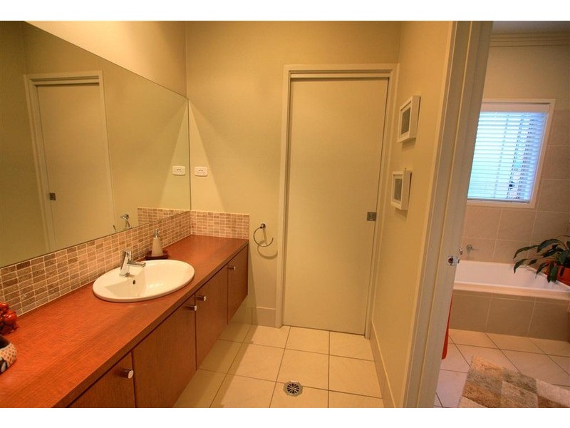 2 Tamar Drive, Tatton NSW 2650