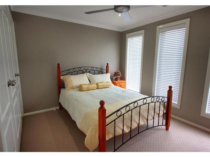 2/2 Clarence Place, Tatton NSW 2650