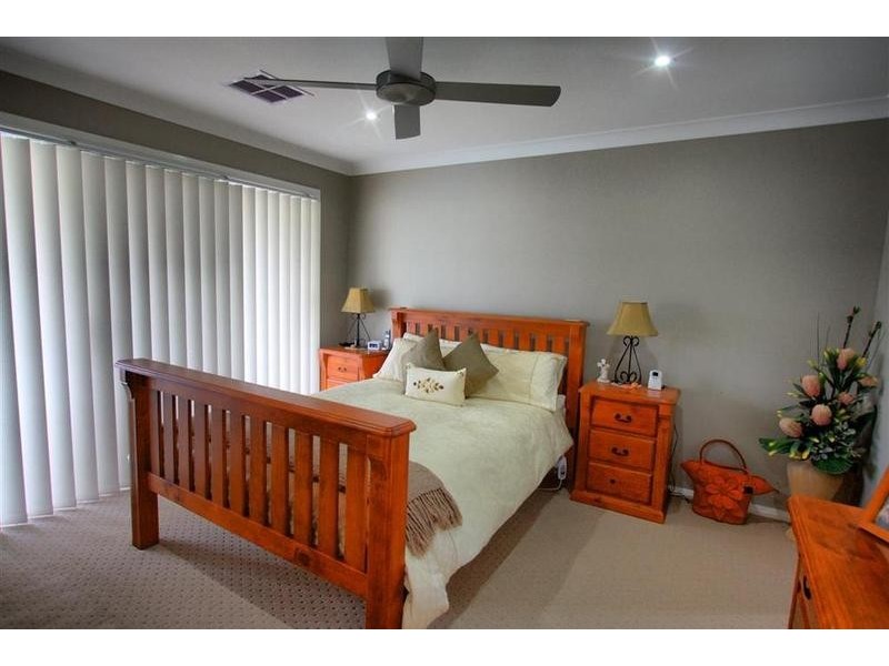 2/2 Clarence Place, Tatton NSW 2650
