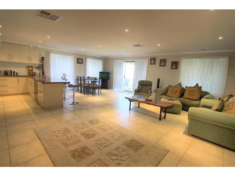 84 Mima Street, Glenfield Park NSW 2650