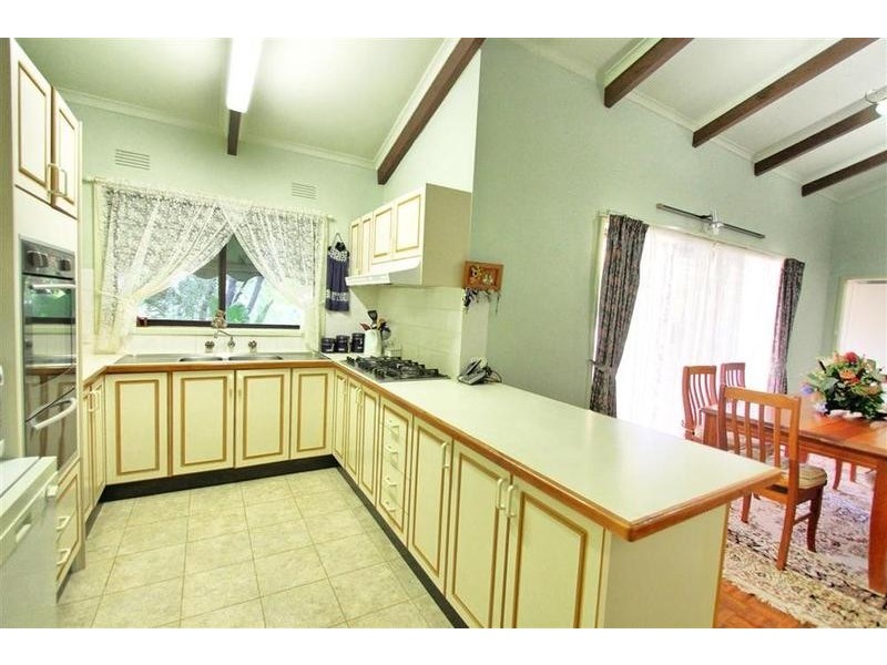 8 Birch Road, Lake Albert NSW 2650