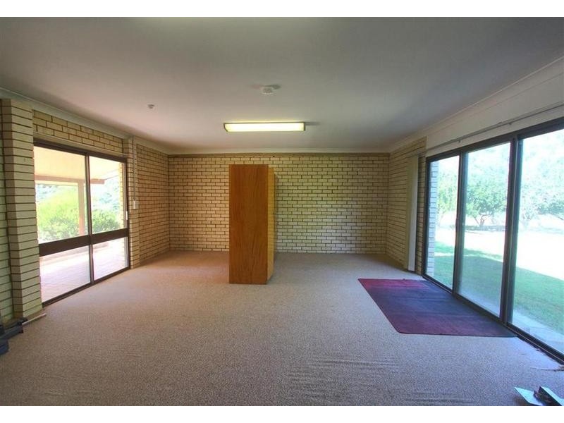 8 Birch Road, Lake Albert NSW 2650