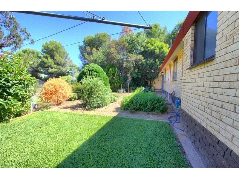 8 Birch Road, Lake Albert NSW 2650