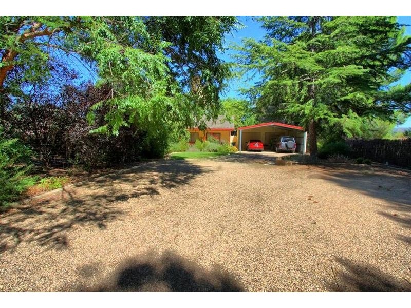 8 Birch Road, Lake Albert NSW 2650