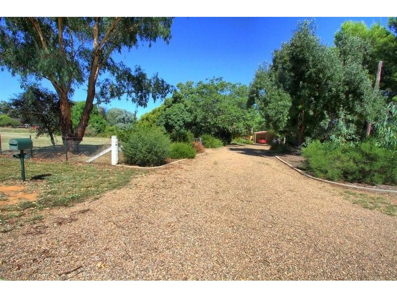 8 Birch Road, Lake Albert NSW 2650