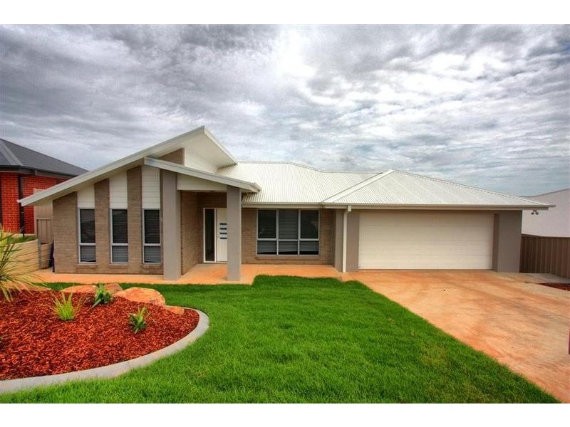 66 Kaloona Drive, Bourkelands NSW 2650