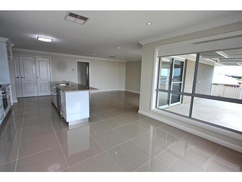66 Kaloona Drive, Bourkelands NSW 2650
