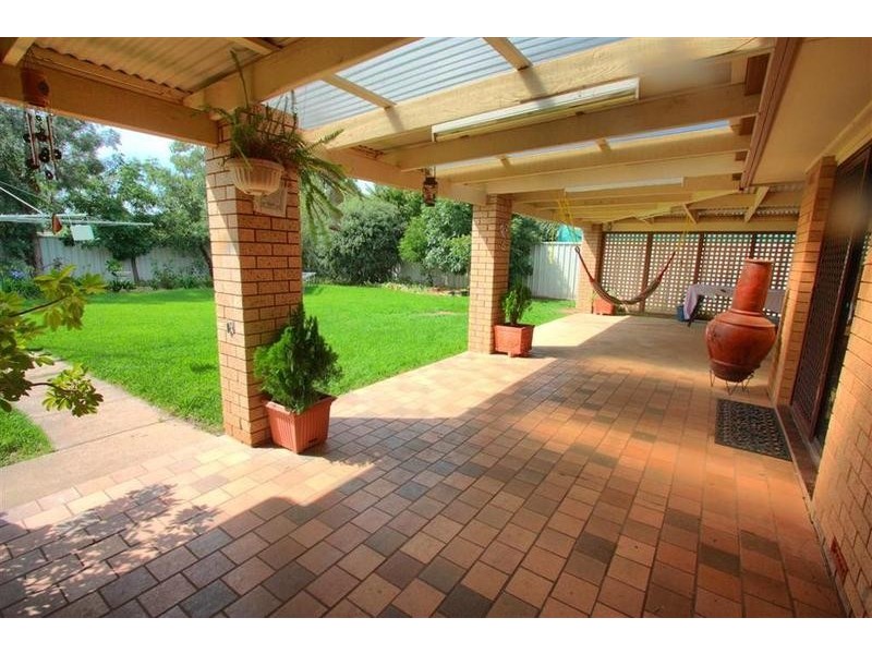 51 Undurra Drive, Glenfield Park NSW 2650