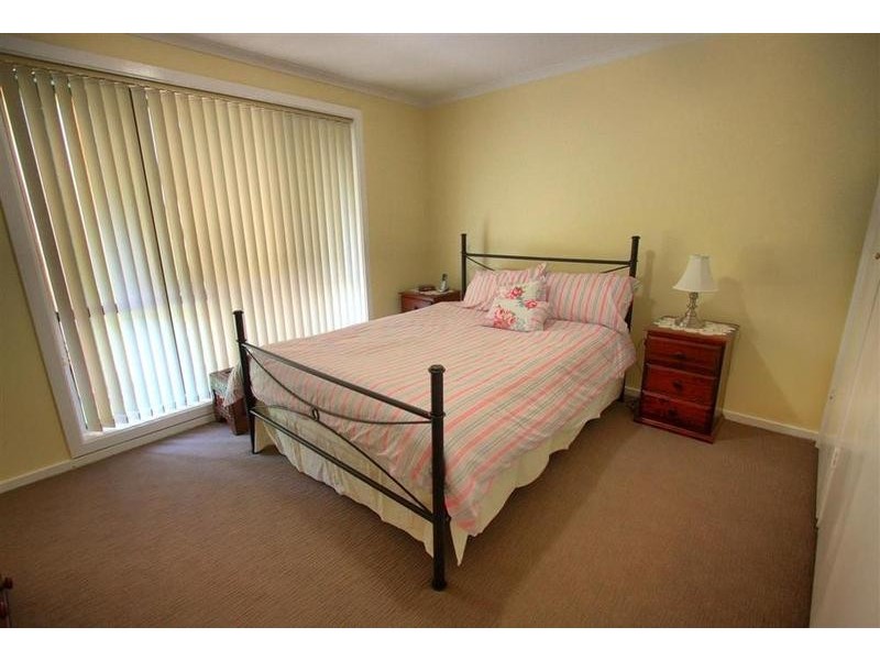 51 Undurra Drive, Glenfield Park NSW 2650